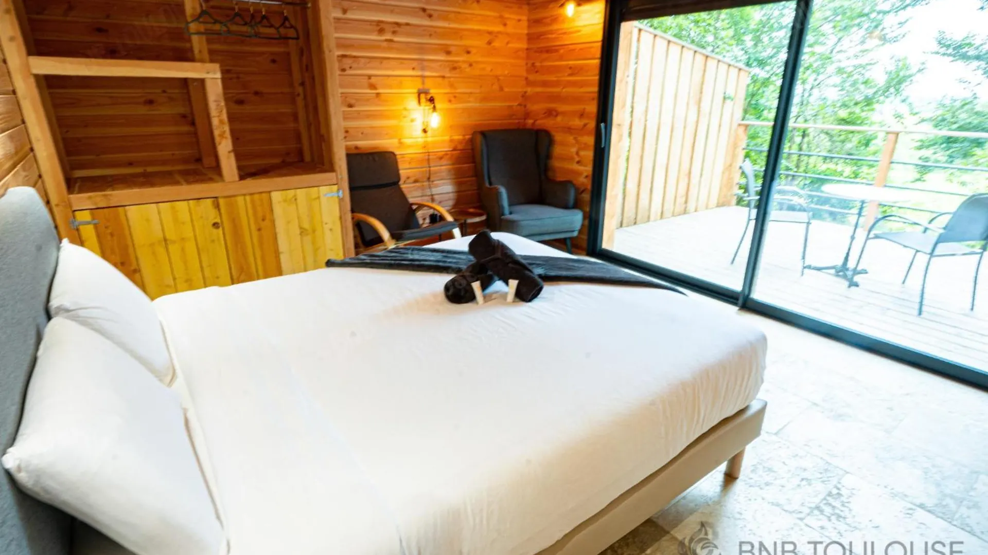 Bnb Toulouse - Le Chalet Des Coteaux - Cadre Magnifique - Wifi - Parking Castelginest