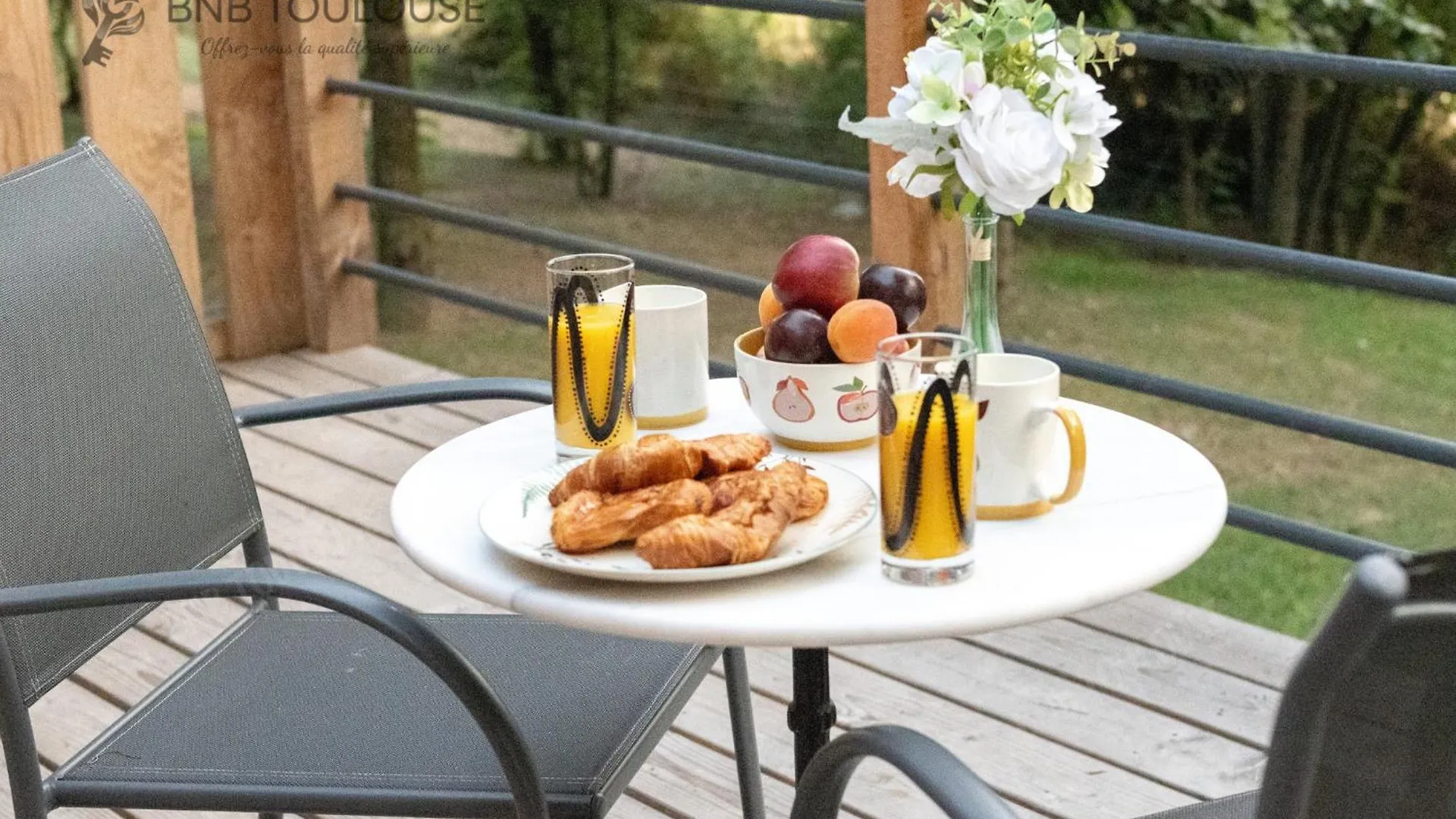 Bnb Toulouse - Le Chalet Des Coteaux - Cadre Magnifique - Wifi - Parking Castelginest Apartment